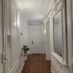 Cosy Haussmanian アパート *