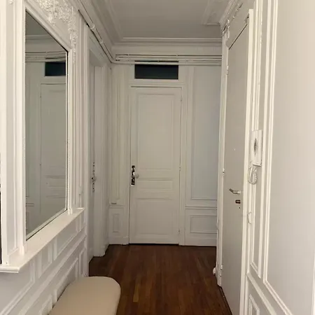 Cosy Haussmanian Apartamento París