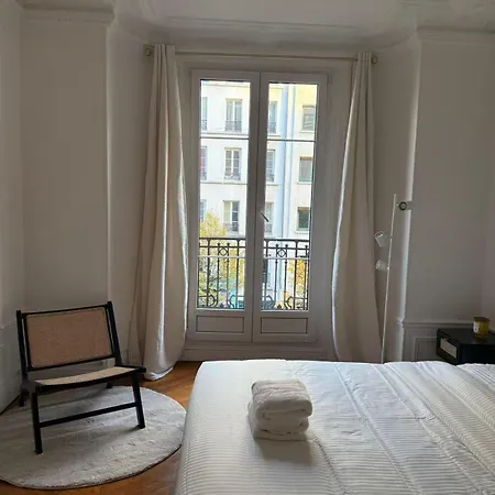 شقة Cosy Haussmanian