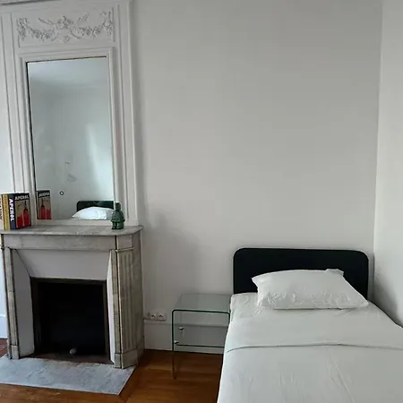 Cosy Haussmanian Apartamento París