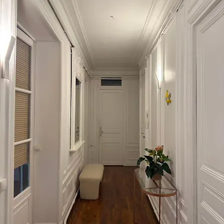 Cosy Haussmanian Apartamento