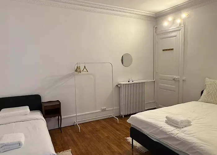 شقة Cosy Haussmanian