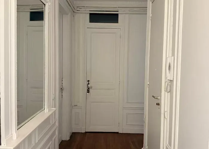 Cosy Haussmanian شقة باريس