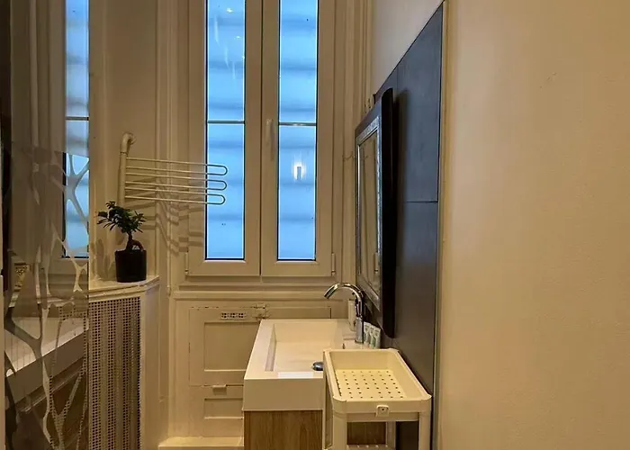 Cosy Haussmanian * باريس